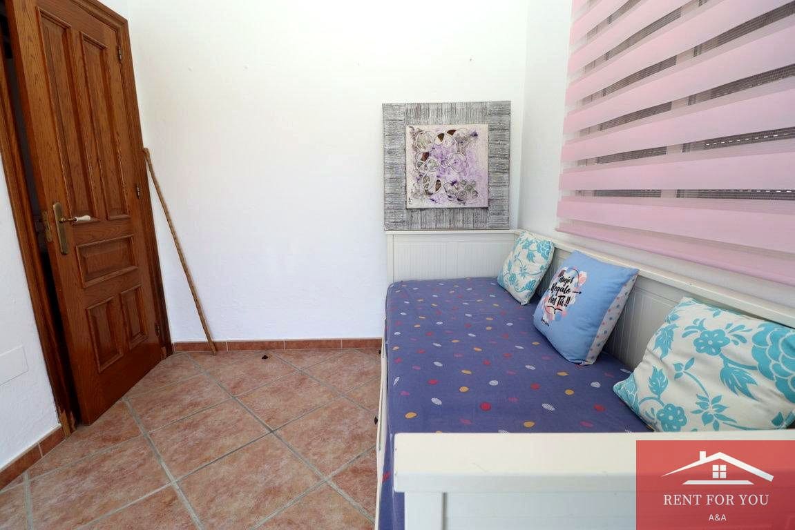 Chalet de 3 habitaciones en Coín en alquiler con garaje - 1.200 € (Ref: 9911752)
