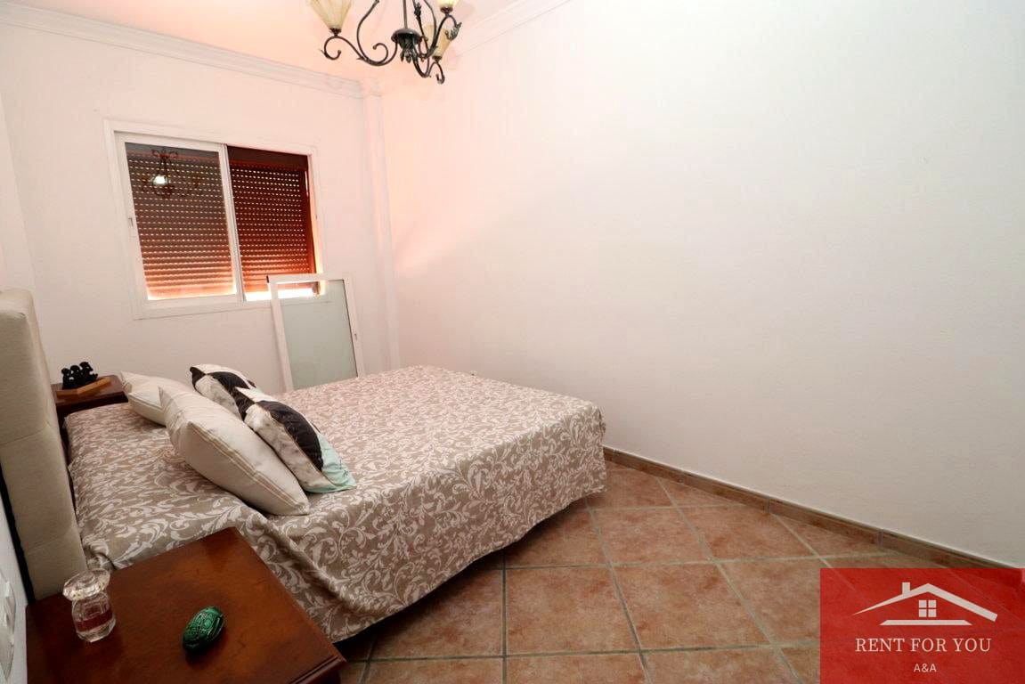 Chalet de 3 habitaciones en Coín en alquiler con garaje - 1.200 € (Ref: 9911752)