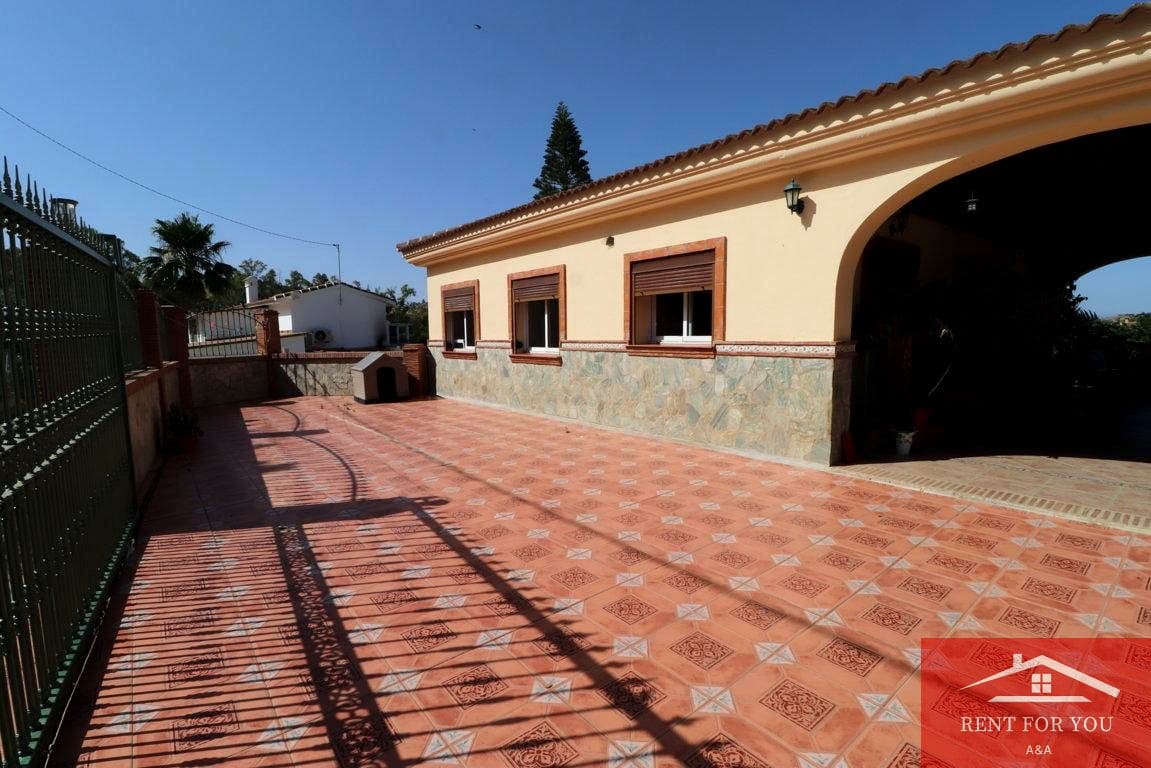 Chalet de 3 habitaciones en Coín en alquiler con garaje - 1.200 € (Ref: 9911752)