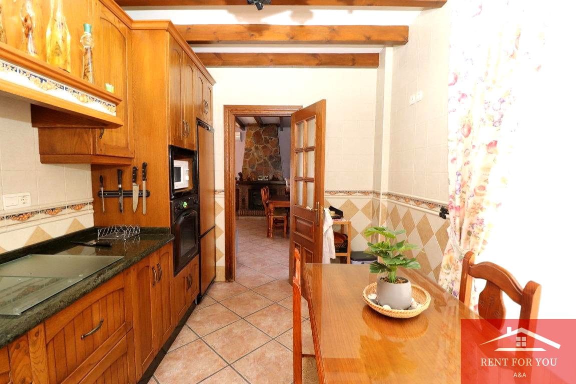 Chalet de 3 habitaciones en Coín en alquiler con garaje - 1.200 € (Ref: 9911752)