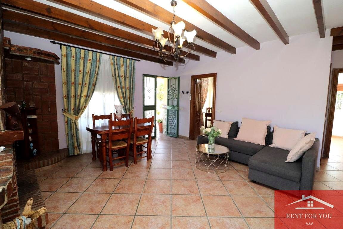 Chalet de 3 habitaciones en Coín en alquiler con garaje - 1.200 € (Ref: 9911752)