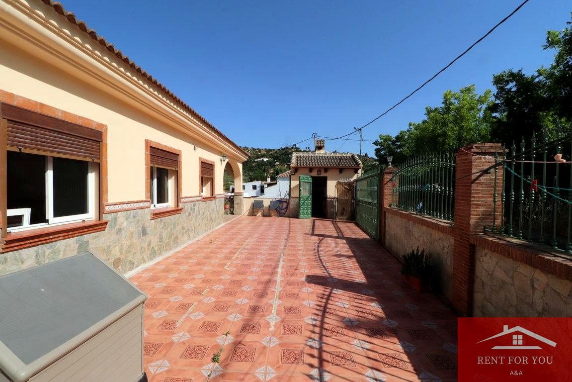 Chalet de 3 habitaciones en Coín en alquiler con garaje - 1.200 € (Ref: 9911752)
