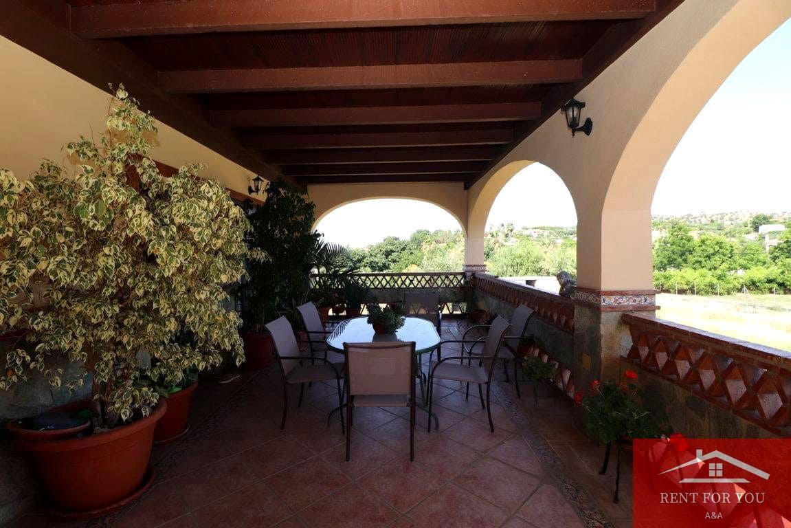 Chalet de 3 habitaciones en Coín en alquiler con garaje - 1.200 € (Ref: 9911752)