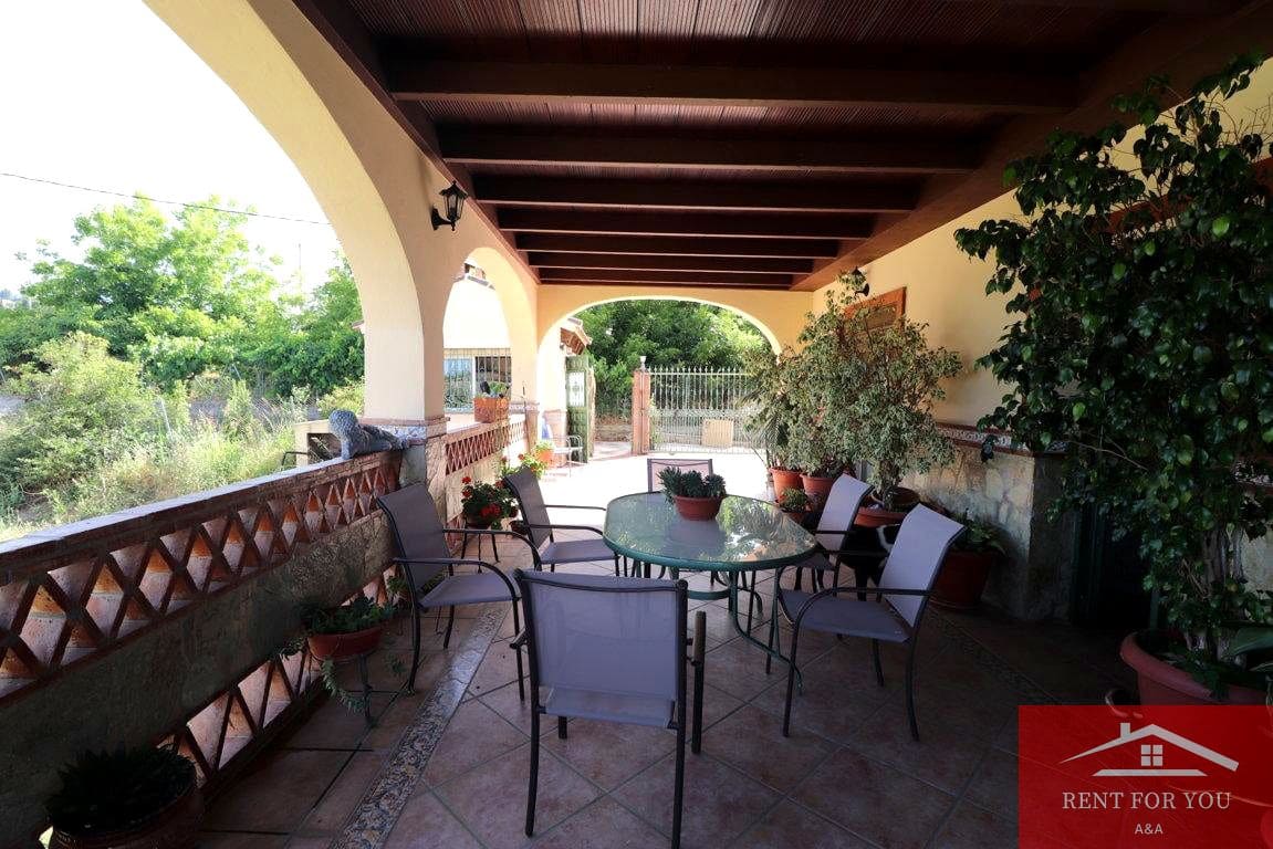 Chalet de 3 habitaciones en Coín en alquiler con garaje - 1.200 € (Ref: 9911752)