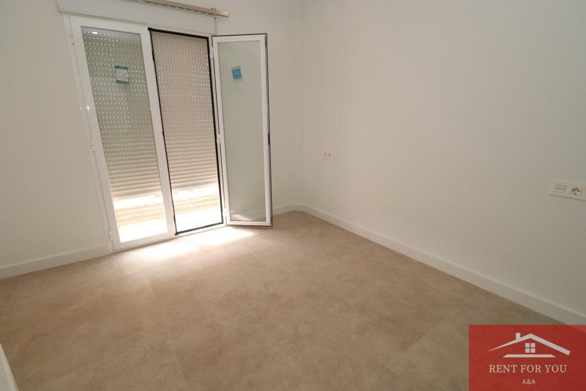 1 bedroom Flat for rent in Alhaurin el Grande with garage - € 750 (Ref: 9922881)