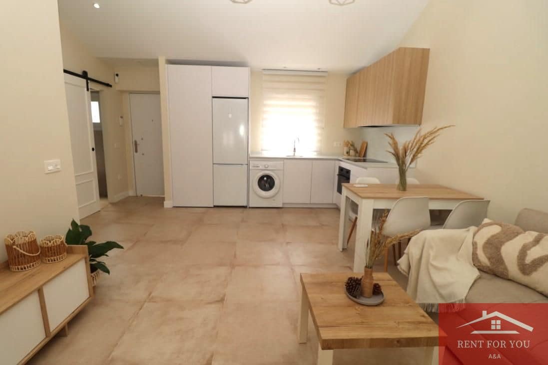 2 bedroom Flat for rent in Fuengirola - € 1,300 (Ref: 9937134)