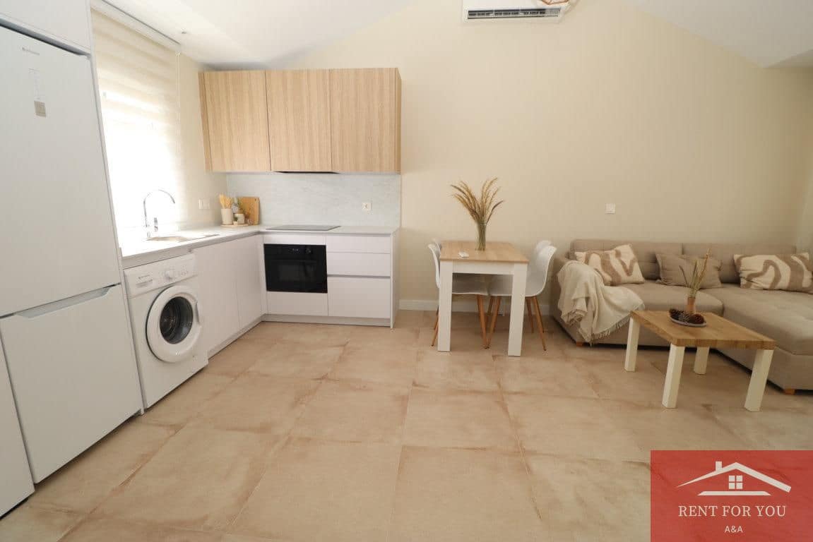 2 bedroom Flat for rent in Fuengirola - € 1,300 (Ref: 9937134)