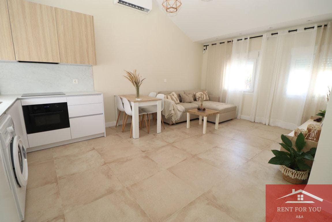 2 bedroom Flat for rent in Fuengirola - € 1,300 (Ref: 9937134)