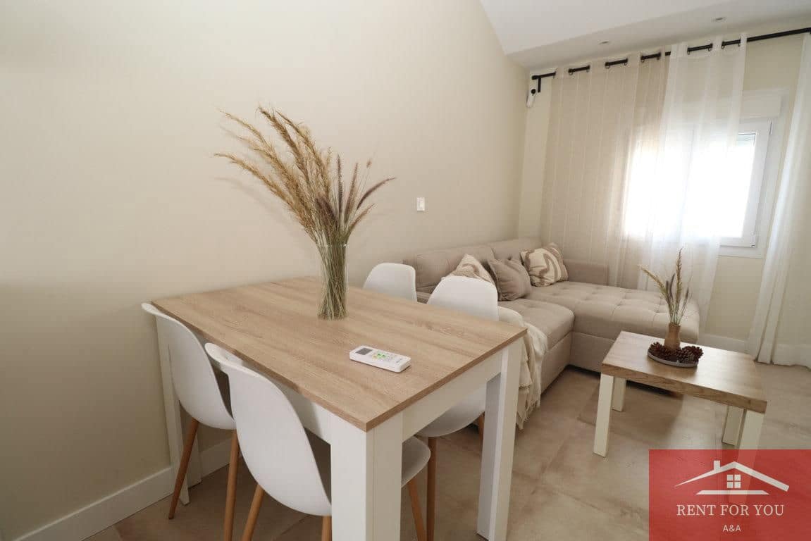 2 bedroom Flat for rent in Fuengirola - € 1,300 (Ref: 9937134)