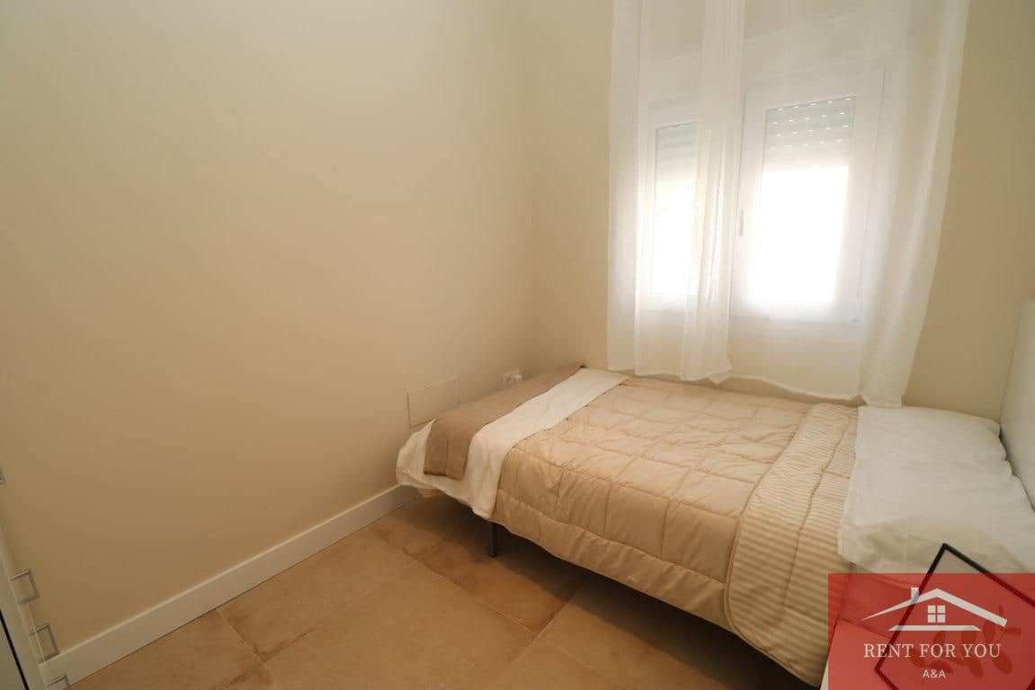2 bedroom Flat for rent in Fuengirola - € 1,300 (Ref: 9937134)