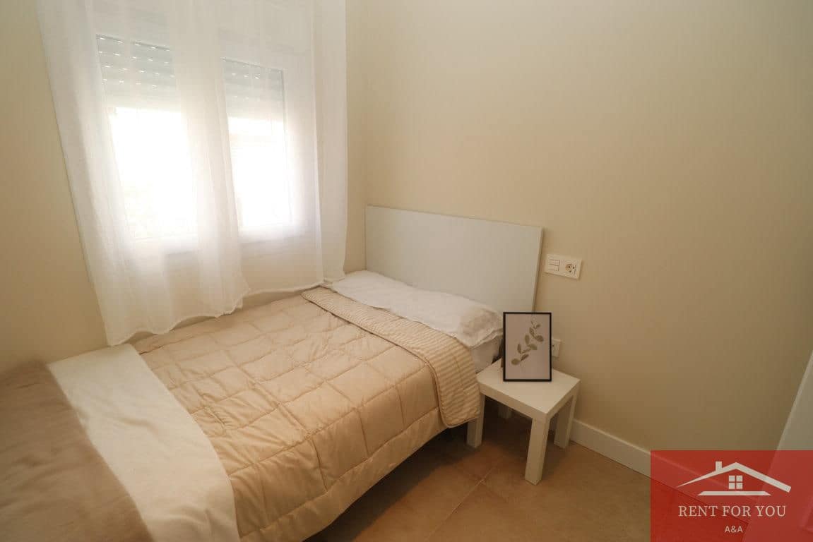 2 bedroom Flat for rent in Fuengirola - € 1,300 (Ref: 9937134)