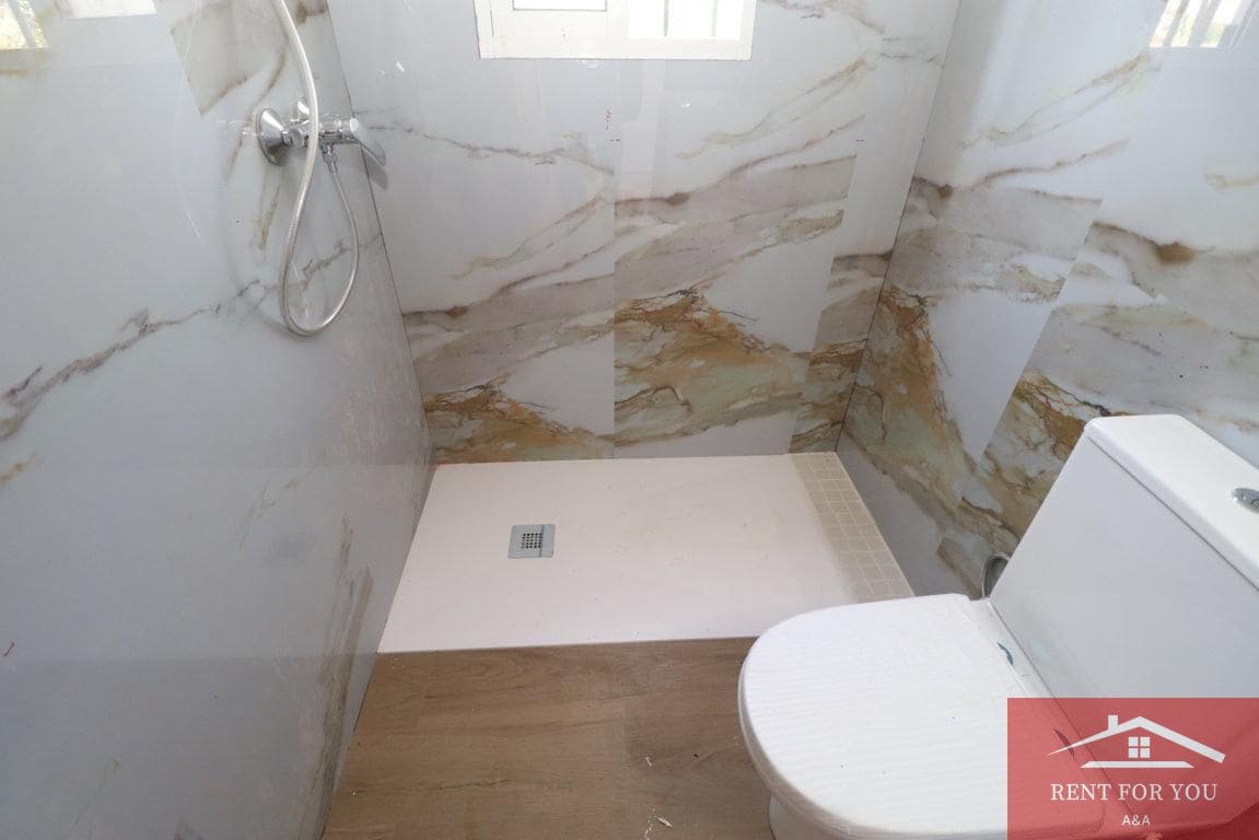 2 sypialnia Willa do wynajęcia w Coin z garażem - 950 € (Ref: 9942882)