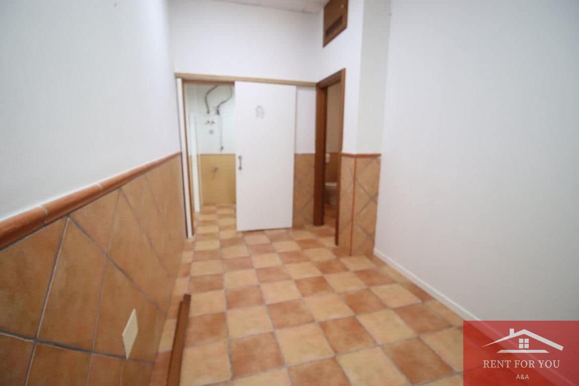 4 bedroom Business for rent in Alhaurin de la Torre - € 950 (Ref: 9950192)