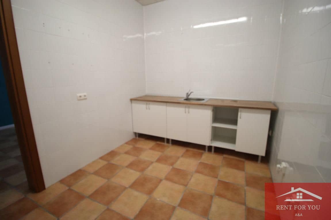 4 bedroom Business for rent in Alhaurin de la Torre - € 950 (Ref: 9950192)