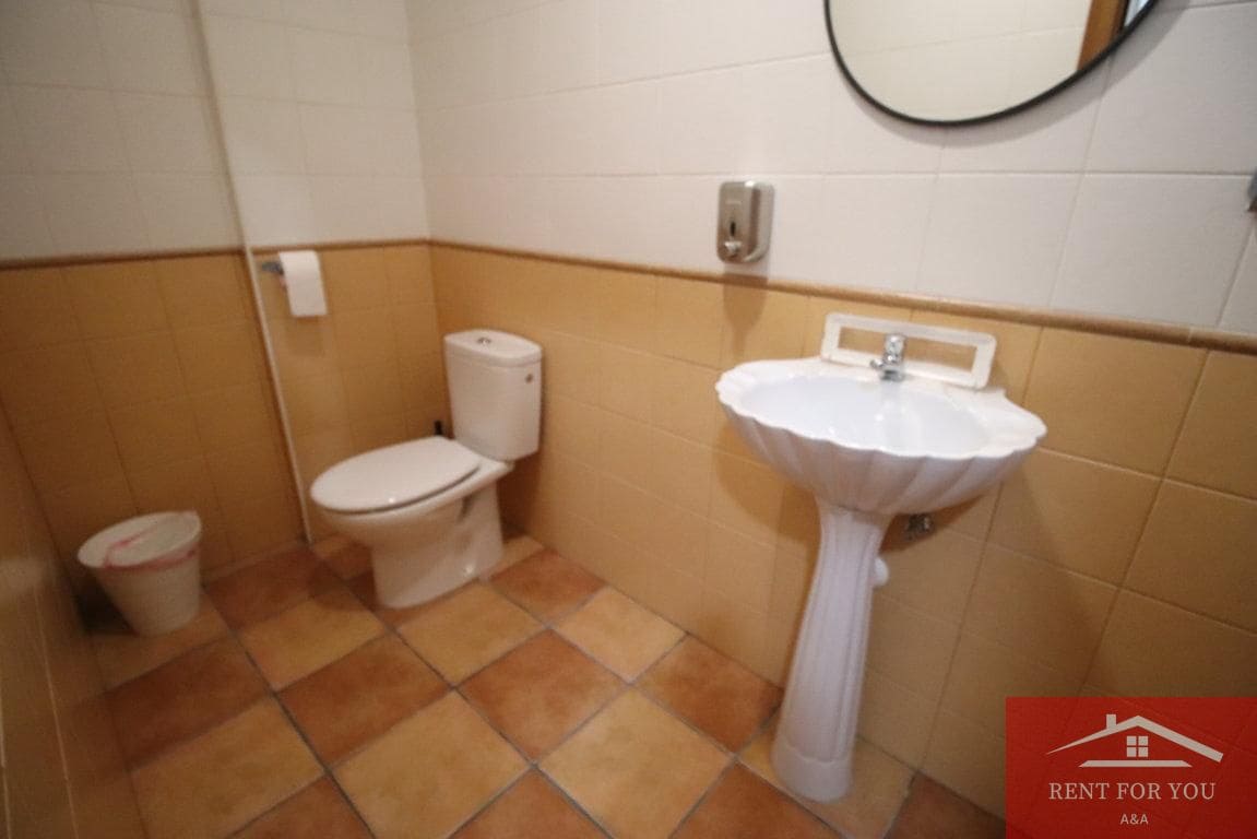 4 bedroom Business for rent in Alhaurin de la Torre - € 950 (Ref: 9950192)