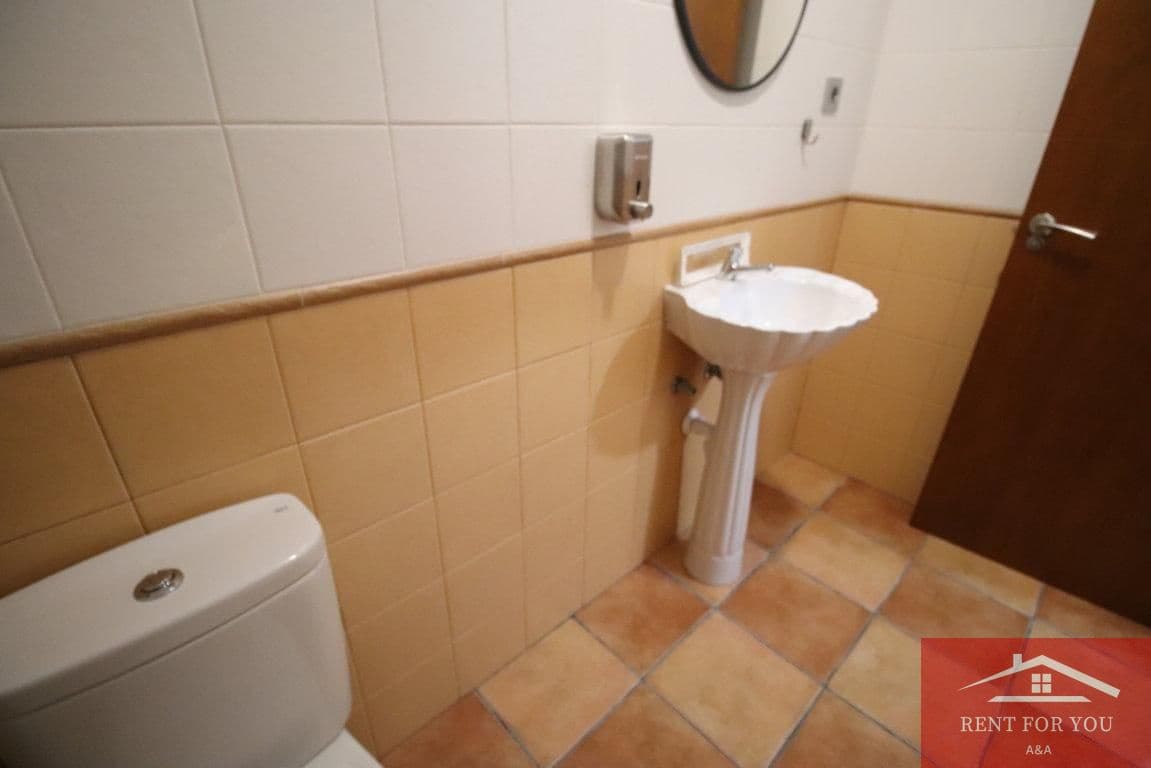 4 bedroom Business for rent in Alhaurin de la Torre - € 950 (Ref: 9950192)
