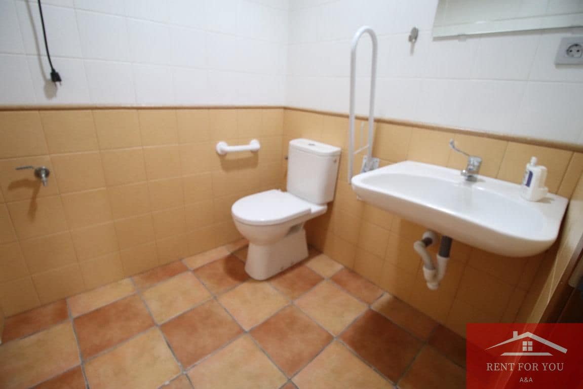 4 bedroom Business for rent in Alhaurin de la Torre - € 950 (Ref: 9950192)