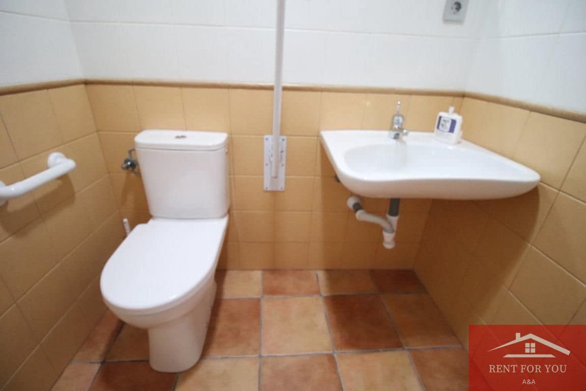 4 bedroom Business for rent in Alhaurin de la Torre - € 950 (Ref: 9950192)