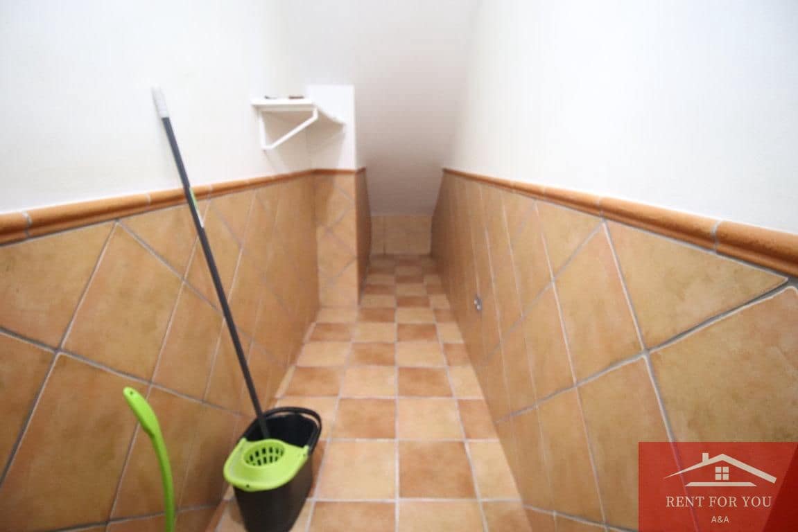 4 bedroom Business for rent in Alhaurin de la Torre - € 950 (Ref: 9950192)