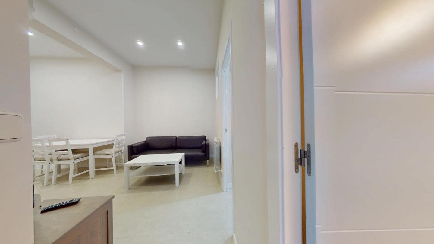 3 quarto Apartamento para arrendar em Madrid cidade - 1 900 € (Ref: 9974660)