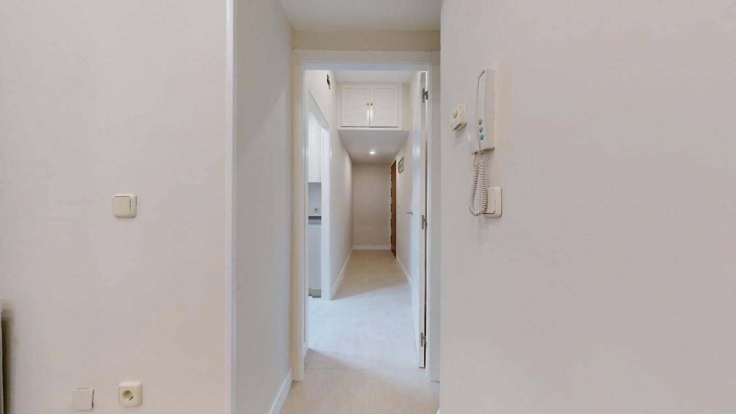 3 quarto Apartamento para arrendar em Madrid cidade - 1 900 € (Ref: 9974660)