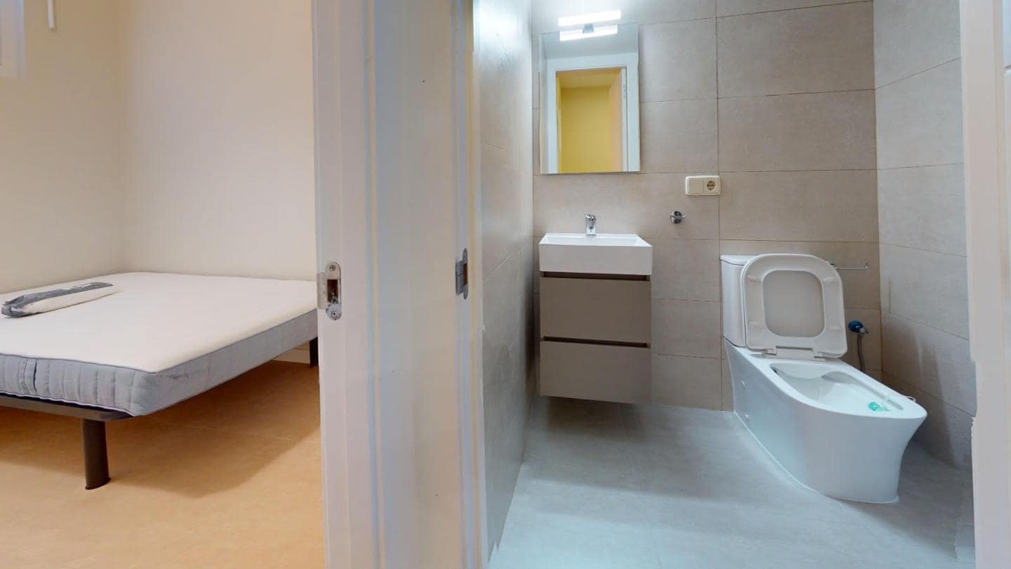 3 quarto Apartamento para arrendar em Madrid cidade - 1 900 € (Ref: 9974660)