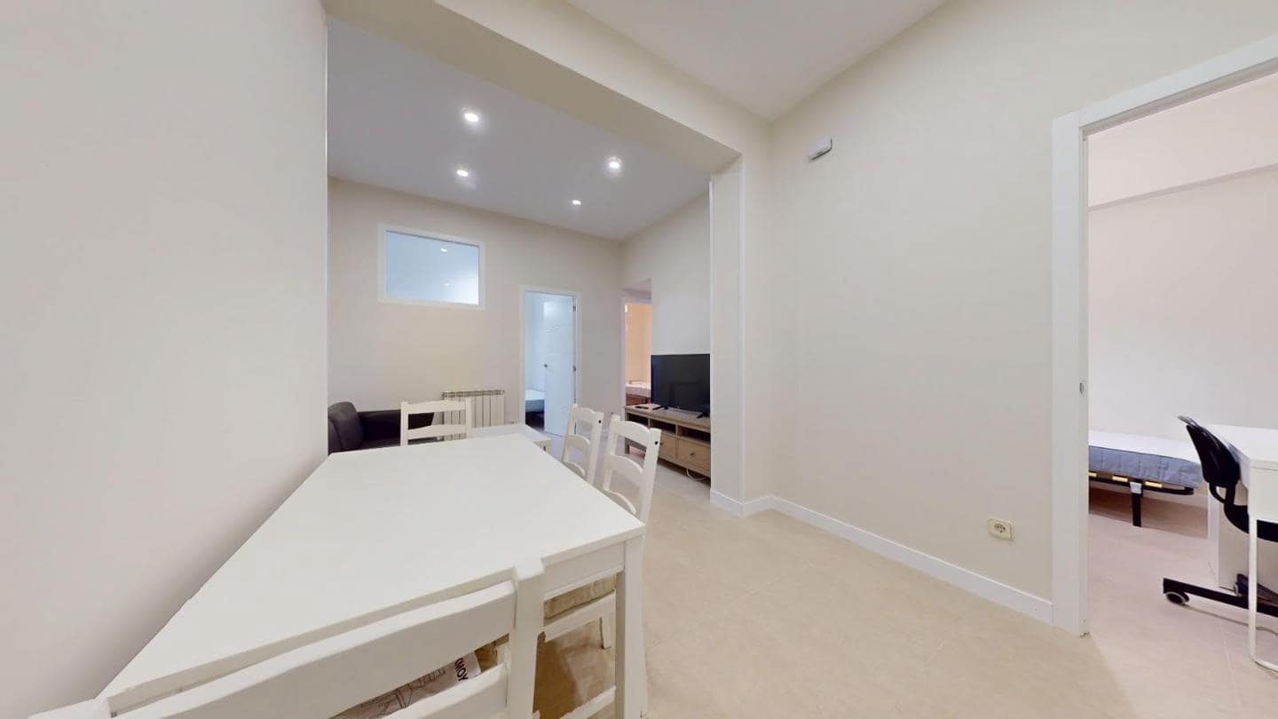 3 quarto Apartamento para arrendar em Madrid cidade - 1 900 € (Ref: 9974660)
