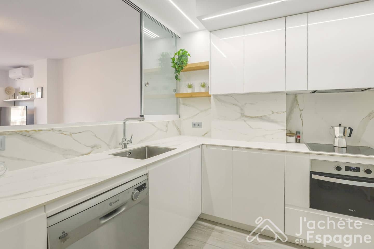 Piso de 2 habitaciones en Arenales del Sol en venta con garaje - 350.000 € (Ref: 10116095)
