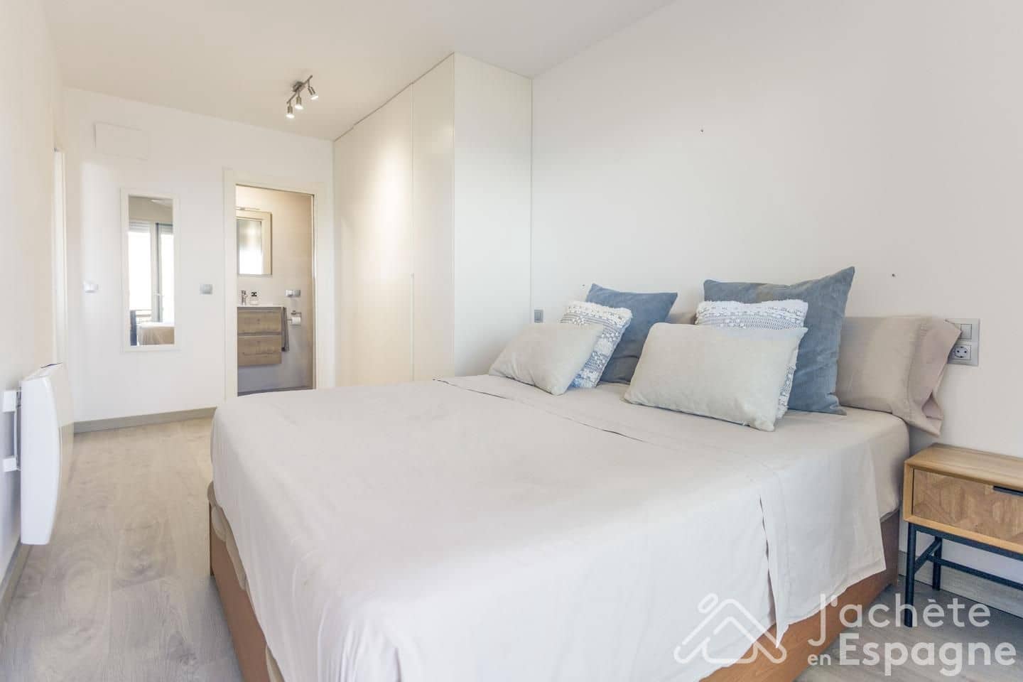 Piso de 2 habitaciones en Arenales del Sol en venta con garaje - 350.000 € (Ref: 10116095)