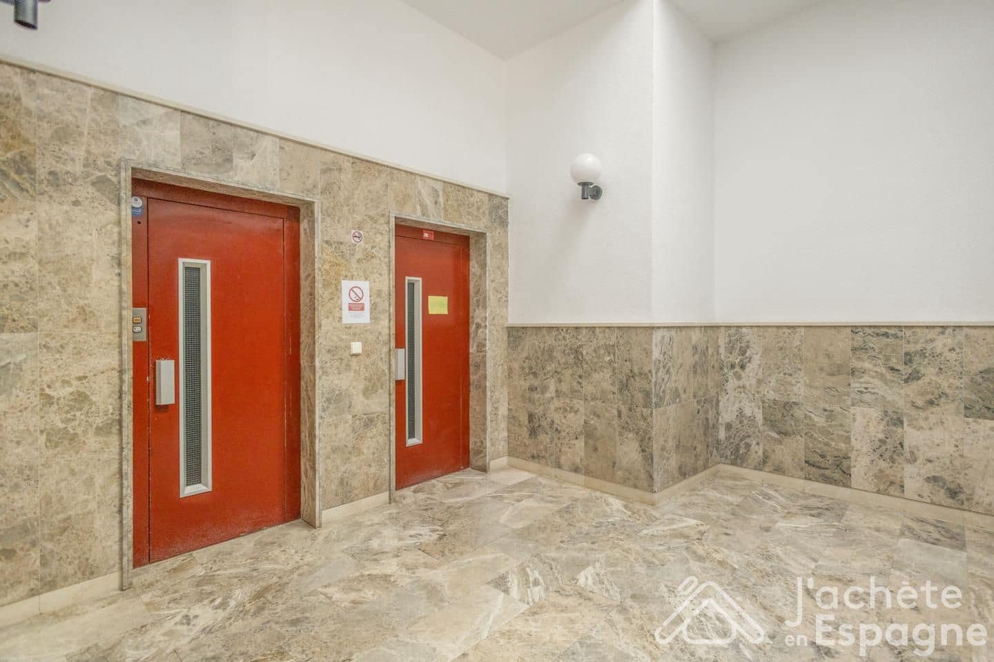 Piso de 2 habitaciones en Arenales del Sol en venta con garaje - 350.000 € (Ref: 10116095)