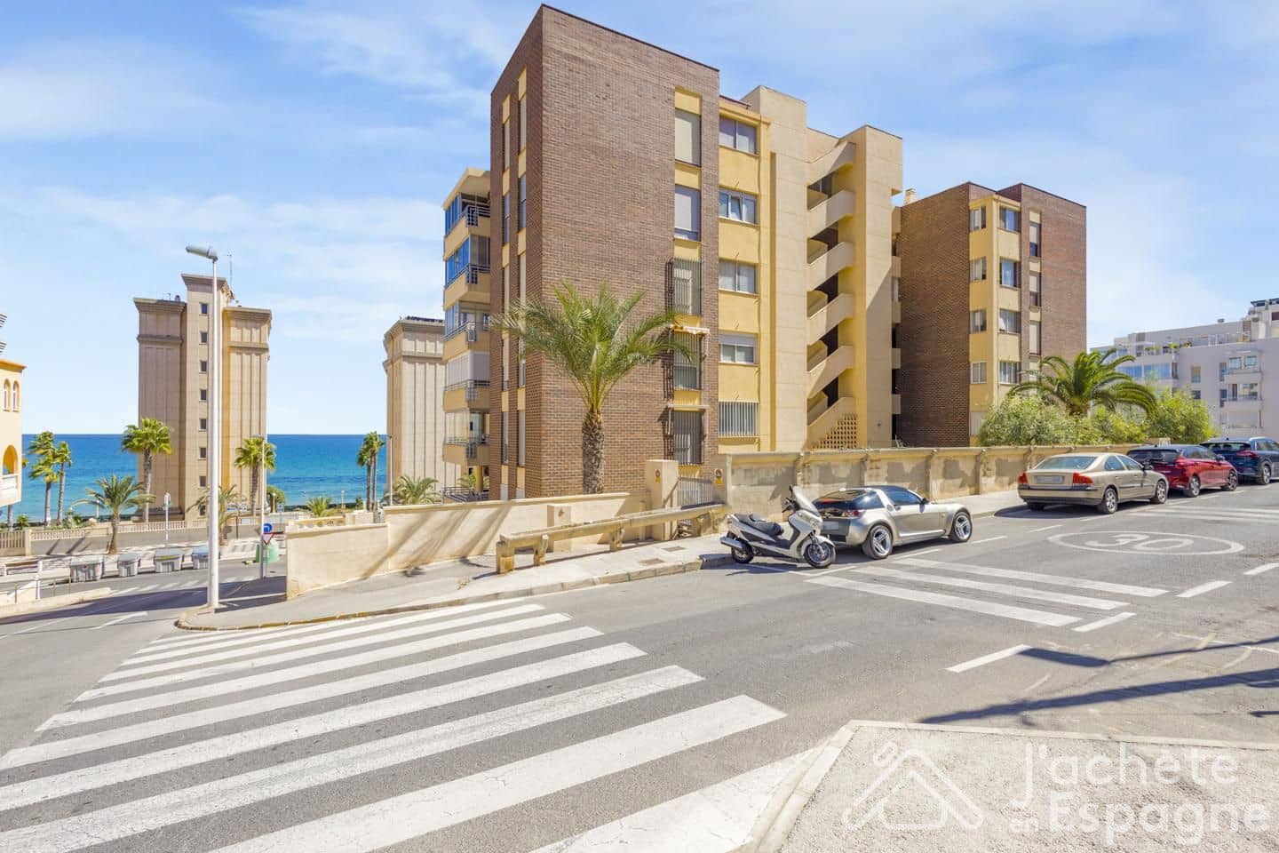 Piso de 2 habitaciones en Arenales del Sol en venta con garaje - 350.000 € (Ref: 10116095)