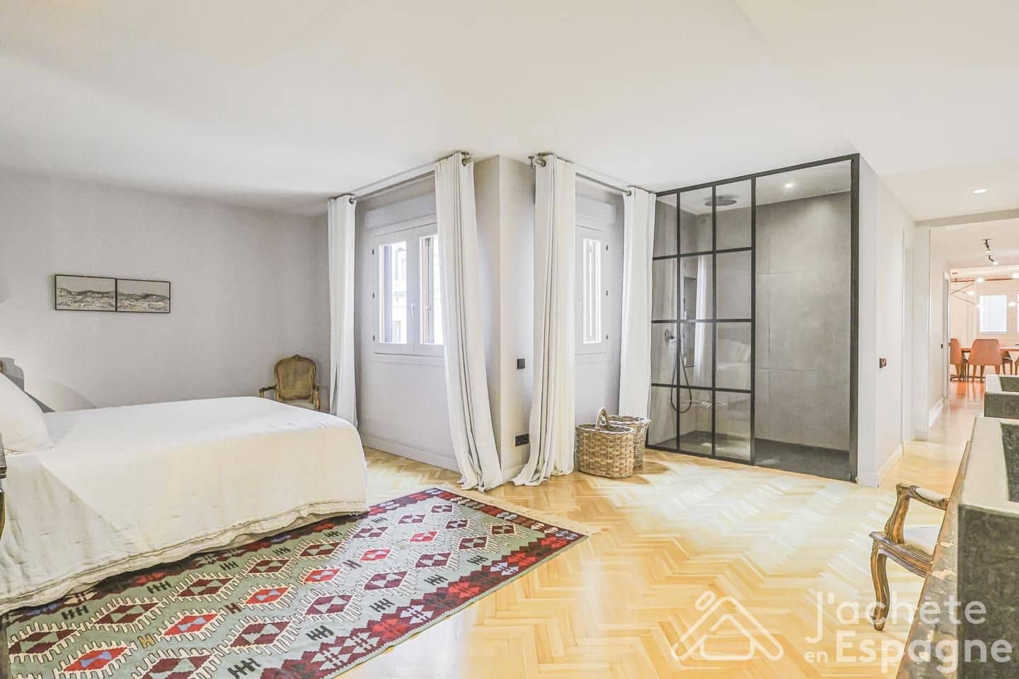 3 bedroom Flat for sale in Alicante / Alacant city with garage - € 849,000 (Ref: 10116096)