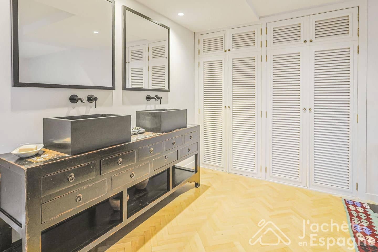 3 bedroom Flat for sale in Alicante / Alacant city with garage - € 849,000 (Ref: 10116096)