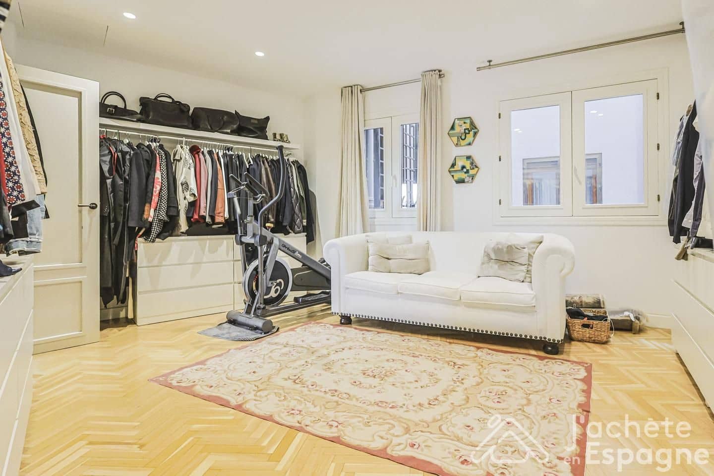 3 bedroom Flat for sale in Alicante / Alacant city with garage - € 849,000 (Ref: 10116096)