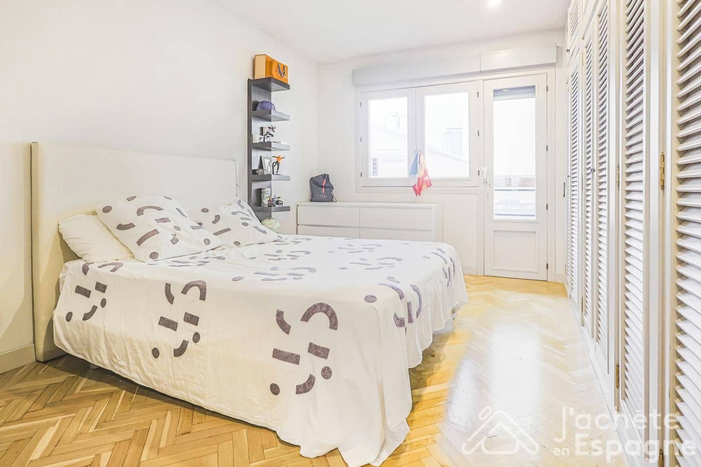 3 bedroom Flat for sale in Alicante / Alacant city with garage - € 849,000 (Ref: 10116096)