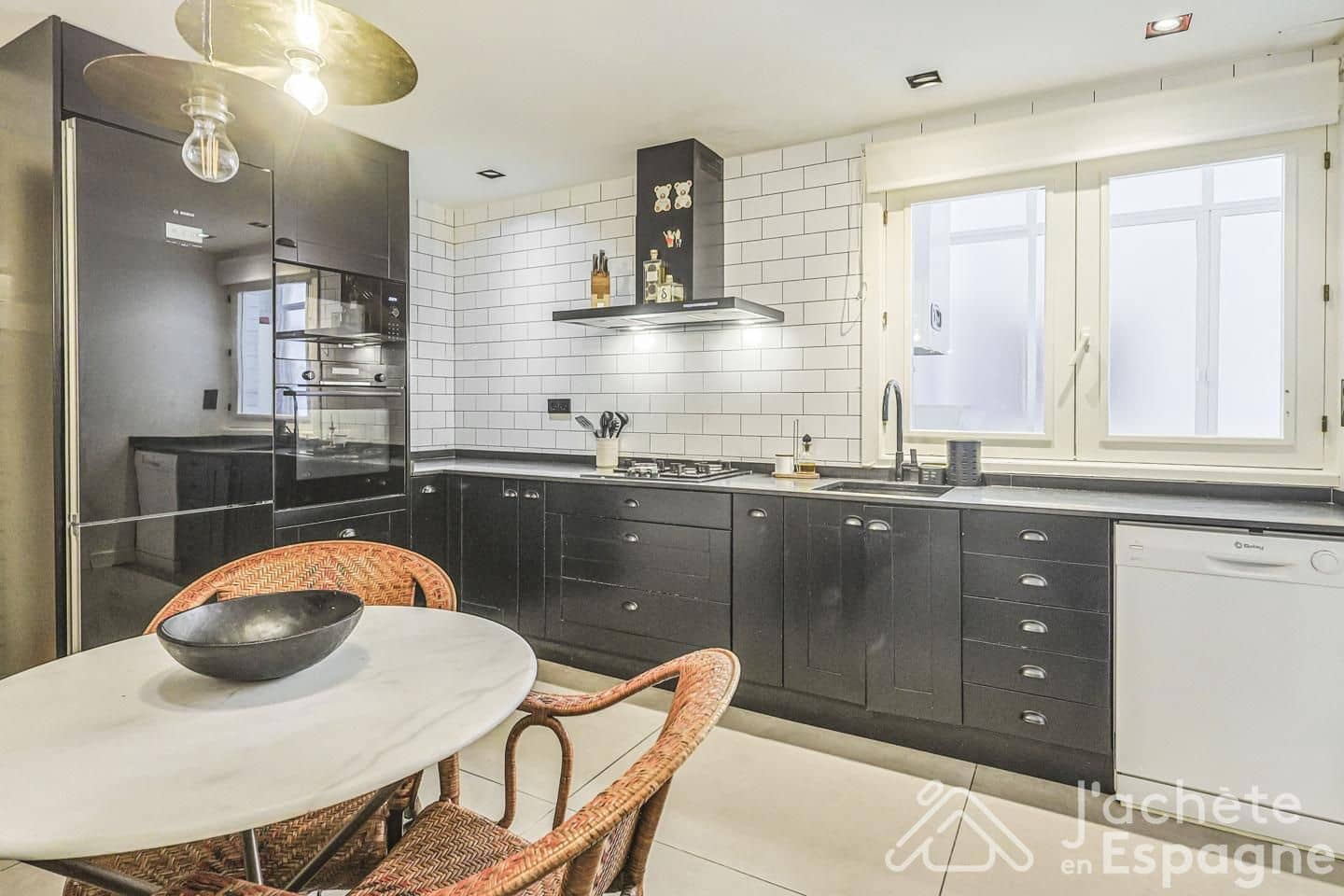 3 bedroom Flat for sale in Alicante / Alacant city with garage - € 849,000 (Ref: 10116096)