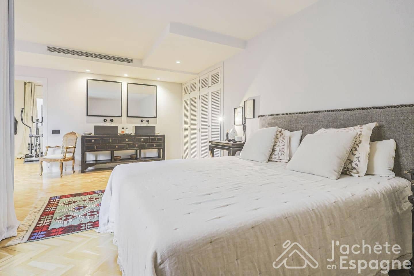 3 bedroom Flat for sale in Alicante / Alacant city with garage - € 849,000 (Ref: 10116096)