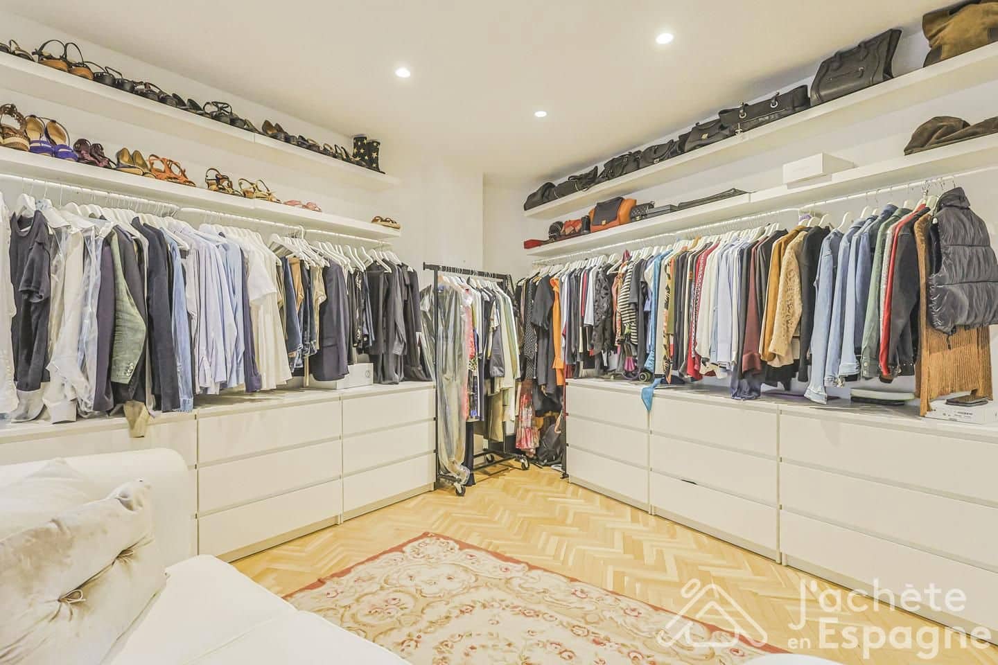 3 bedroom Flat for sale in Alicante / Alacant city with garage - € 849,000 (Ref: 10116096)