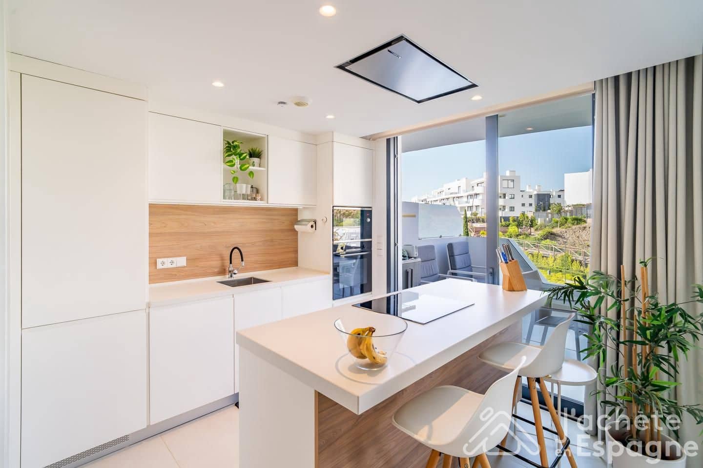 2 soverom Leilighet til salgs i Fuengirola med svømmebasseng garasje - € 549 000 (Ref: 10116100)
