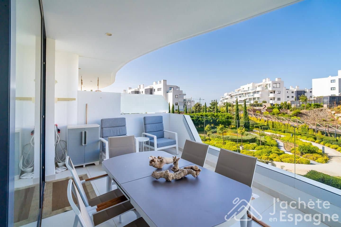 2 soverom Leilighet til salgs i Fuengirola med svømmebasseng garasje - € 549 000 (Ref: 10116100)