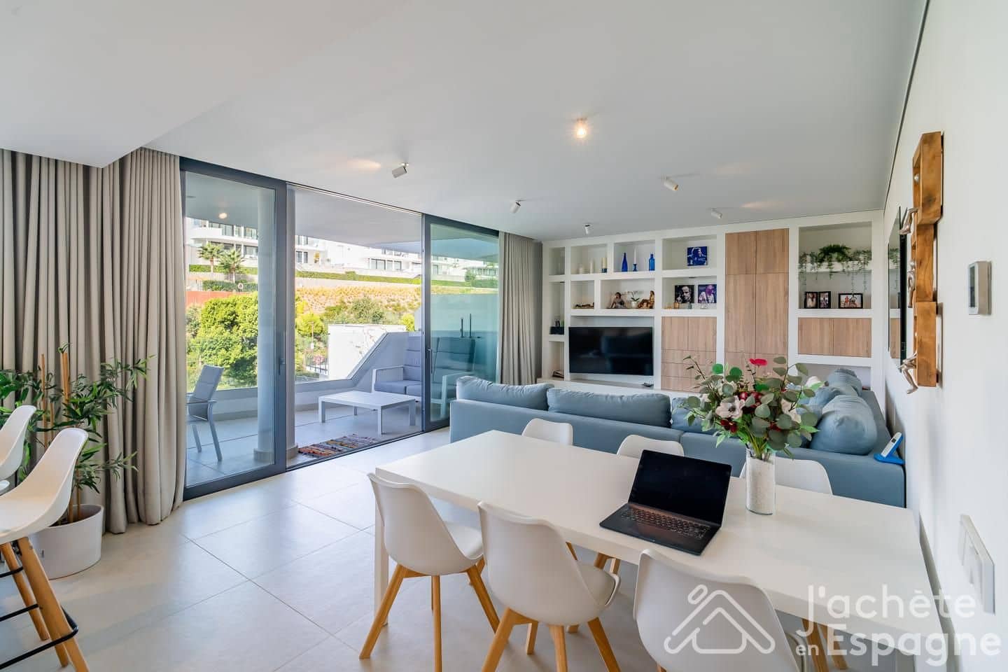 2 soverom Leilighet til salgs i Fuengirola med svømmebasseng garasje - € 549 000 (Ref: 10116100)