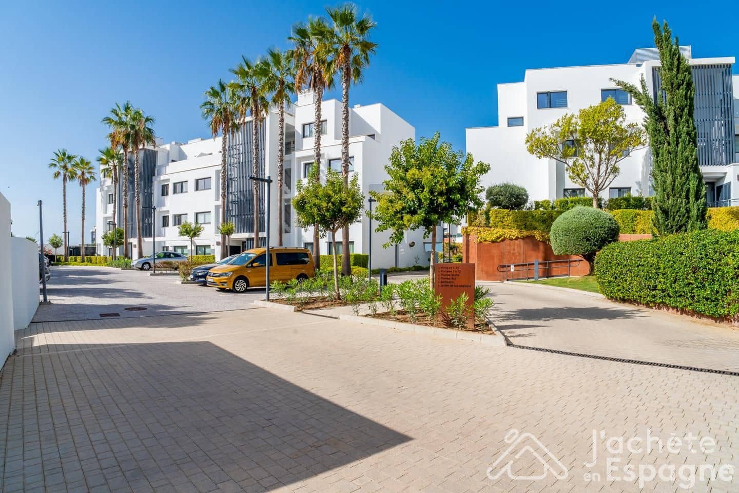 2 soverom Leilighet til salgs i Fuengirola med svømmebasseng garasje - € 549 000 (Ref: 10116100)