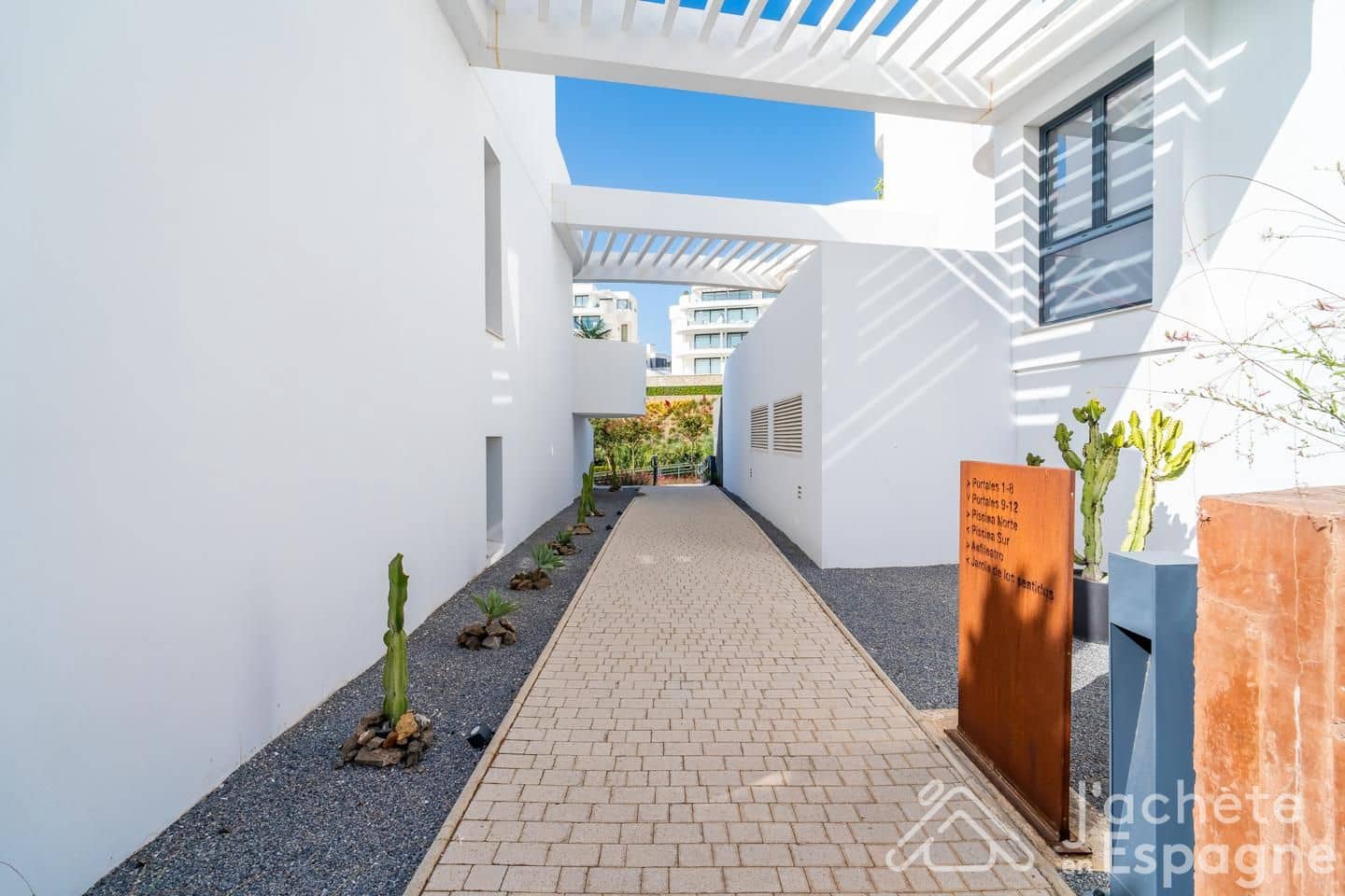2 soverom Leilighet til salgs i Fuengirola med svømmebasseng garasje - € 549 000 (Ref: 10116100)
