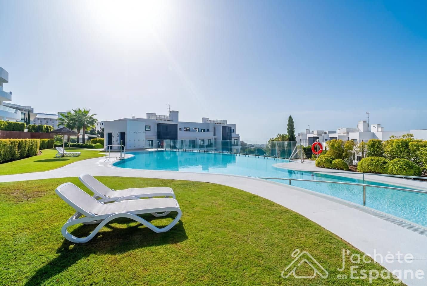 2 soverom Leilighet til salgs i Fuengirola med svømmebasseng garasje - € 549 000 (Ref: 10116100)