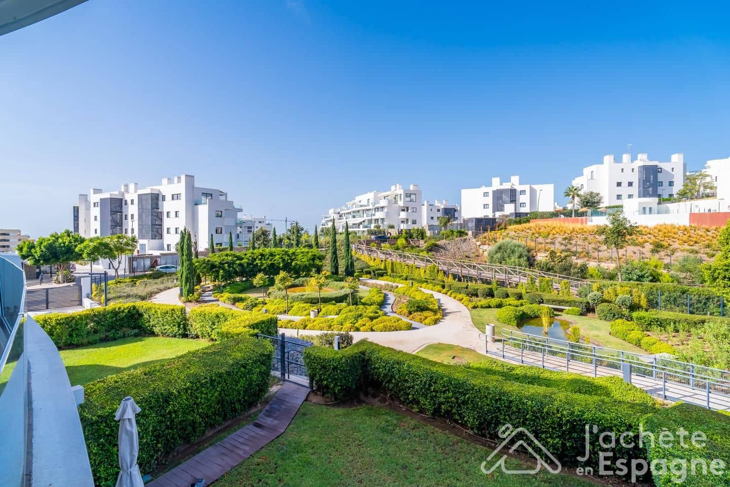 2 soverom Leilighet til salgs i Fuengirola med svømmebasseng garasje - € 549 000 (Ref: 10116100)