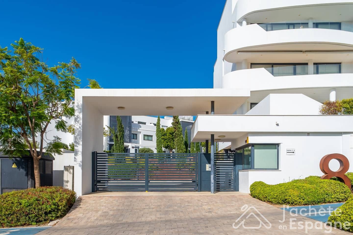 2 soverom Leilighet til salgs i Fuengirola med svømmebasseng garasje - € 549 000 (Ref: 10116100)