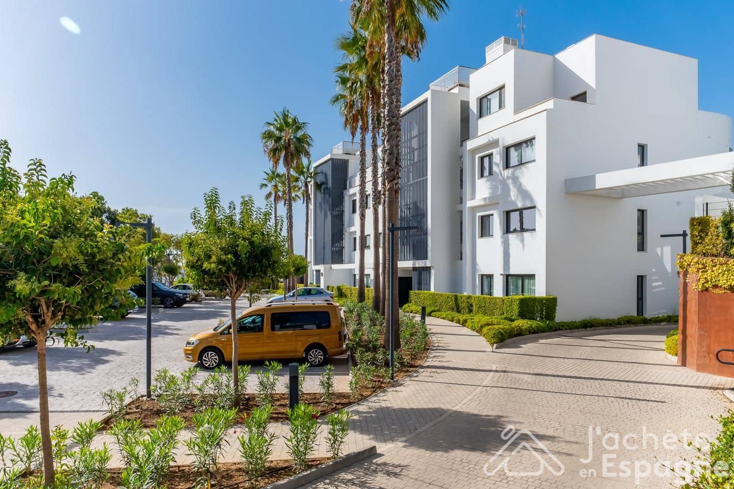 2 soverom Leilighet til salgs i Fuengirola med svømmebasseng garasje - € 549 000 (Ref: 10116100)
