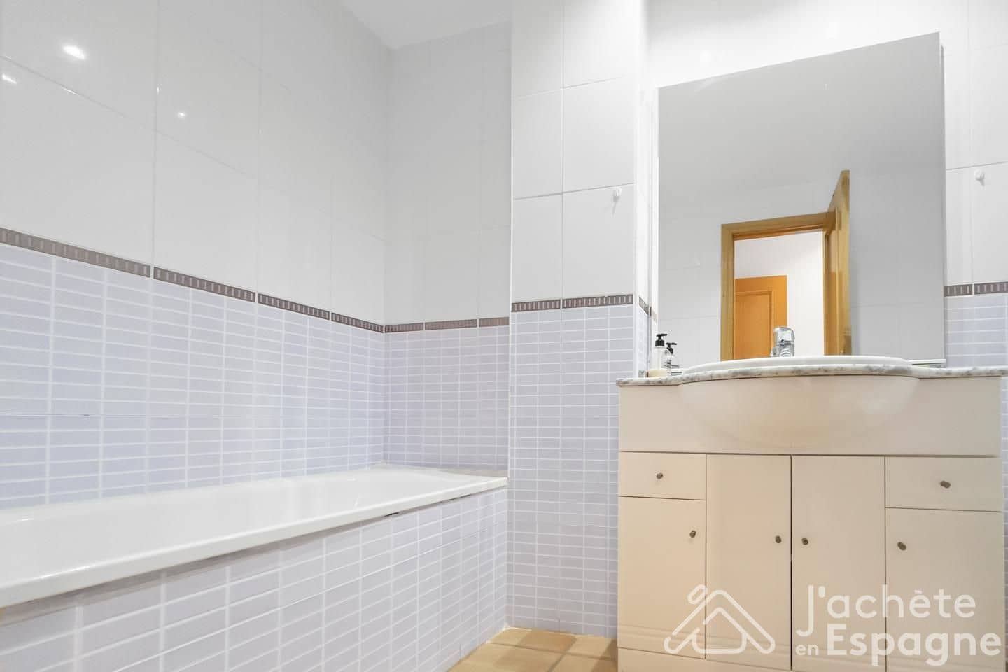 2 soverom Leilighet til salgs i Sant Jordi med svømmebasseng garasje - € 133 000 (Ref: 10116106)