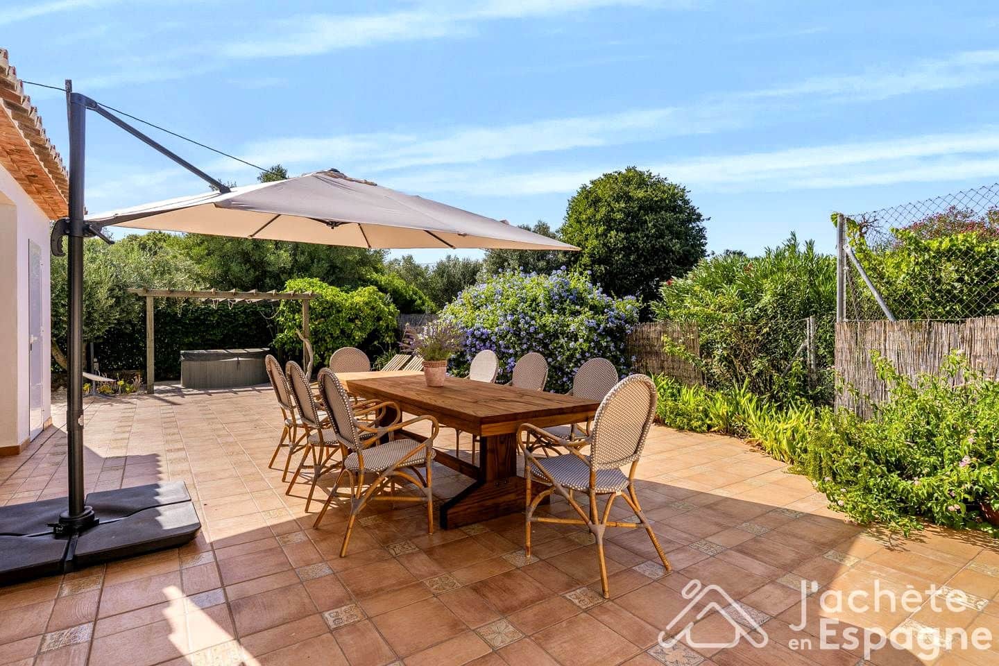 4 bedroom Villa for sale in Pedreguer - € 729,000 (Ref: 10116108)
