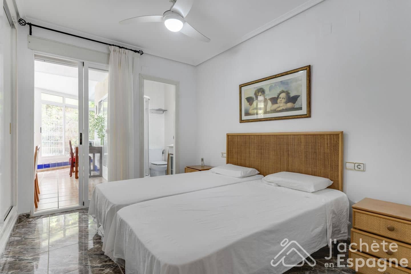 2 bedroom Apartment for sale in Valencia city with pool - € 330,000 (Ref: 10116109)